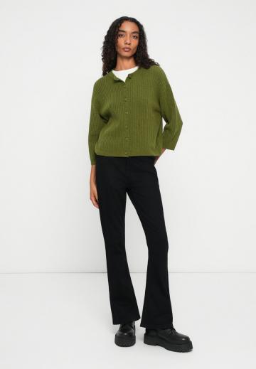 Вязаная кофта