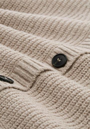 Вязаная кофта