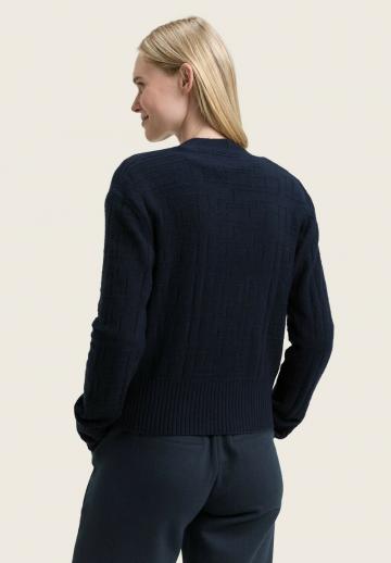 Вязаная кофта