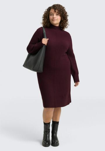 Вязаное платье