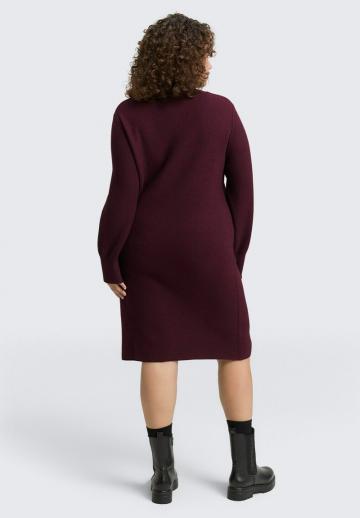 Вязаное платье