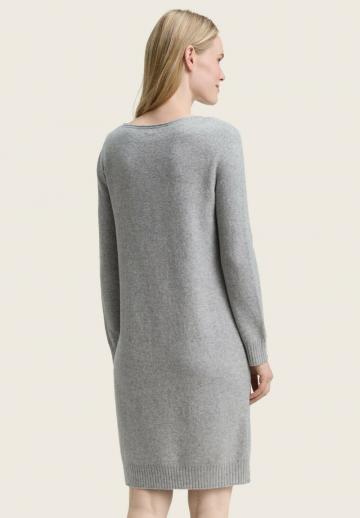 Вязаное платье