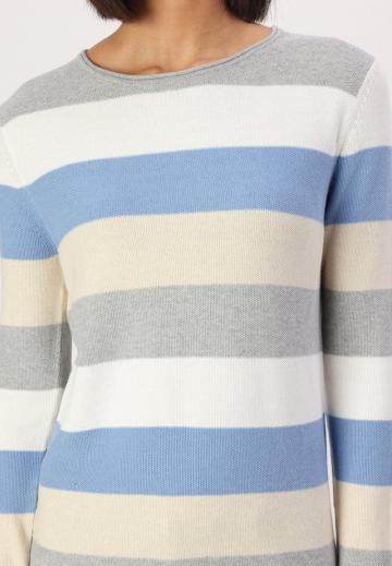 Пуловер в полоску