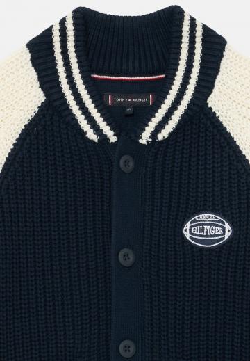 Вязаная кофта