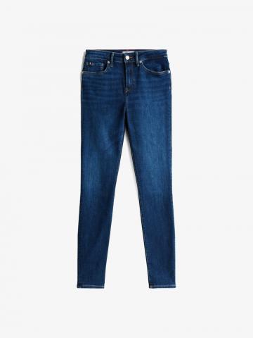 Узкие джинсы