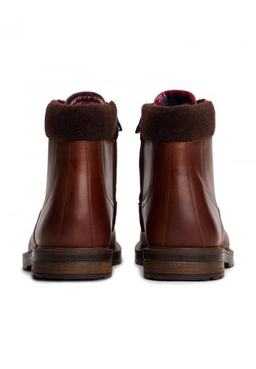 Ботинки на шнуровке