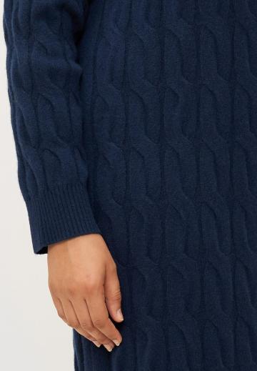 Вязаное платье