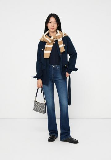 Клешеные брюки