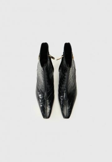 Сапожки на танкетке