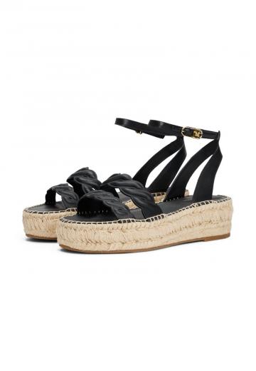 Босоножки на танкетке