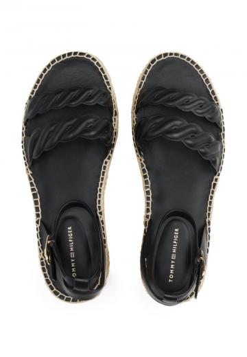 Босоножки на танкетке