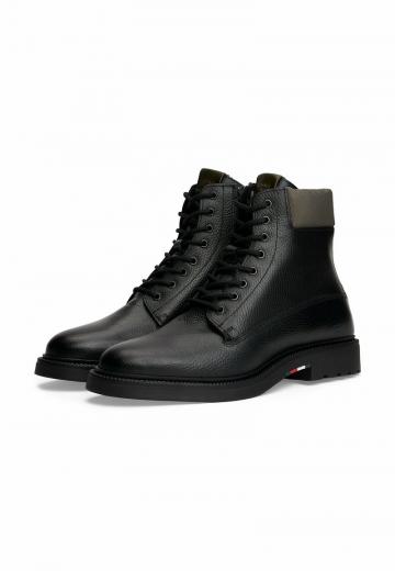 Ботинки на шнуровке