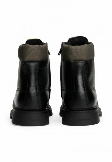 Ботинки на шнуровке