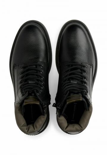 Ботинки на шнуровке