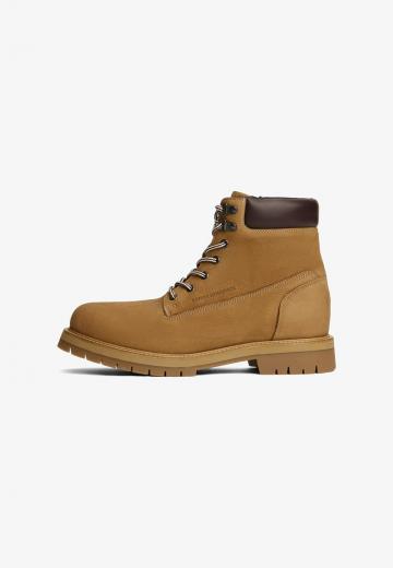 Ботинки на шнуровке