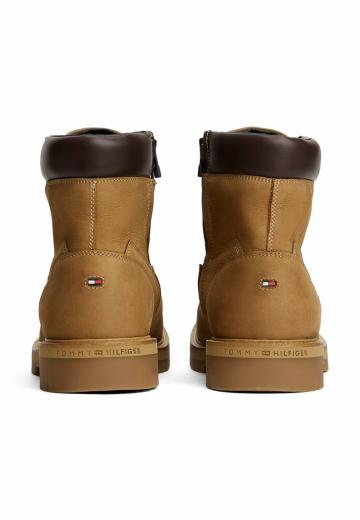 Ботинки на шнуровке