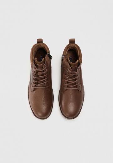 Ботинки на шнуровке