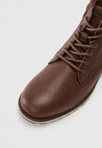 Ботинки на шнуровке