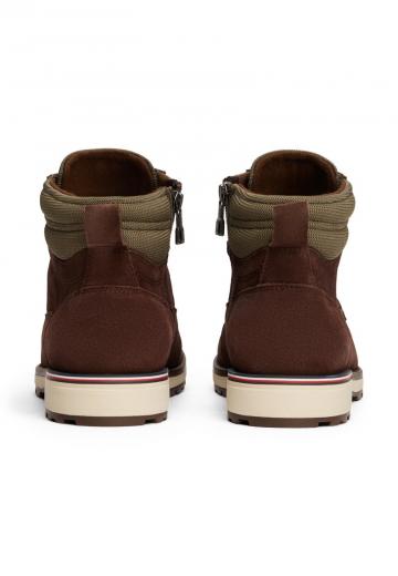 Ботинки на шнуровке