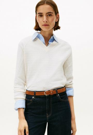 Пуловер с вырезом V