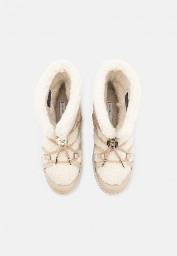 Зимние ботинки