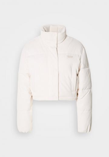 Короткая куртка