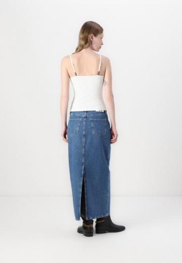 Топ на бретельках