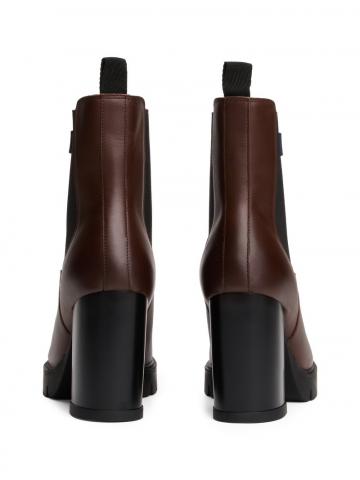 Высокие сапоги