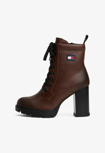 Полусапожки на высоком каблуке