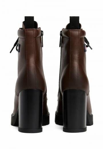 Полусапожки на высоком каблуке