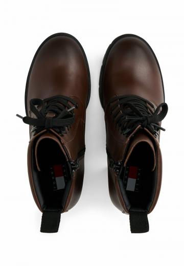 Полусапожки на высоком каблуке