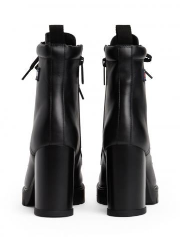 Полусапожки на высоком каблуке