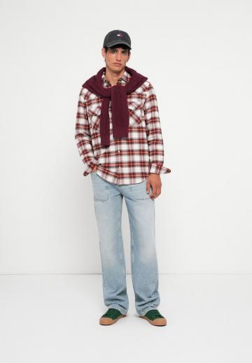 Прямые джинсы