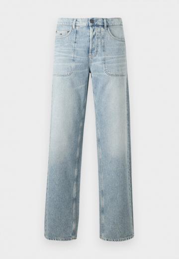 Прямые джинсы