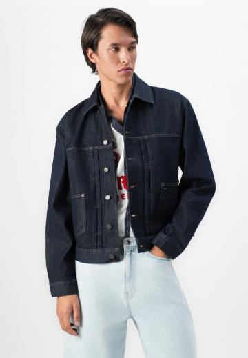 Джинсовая куртка