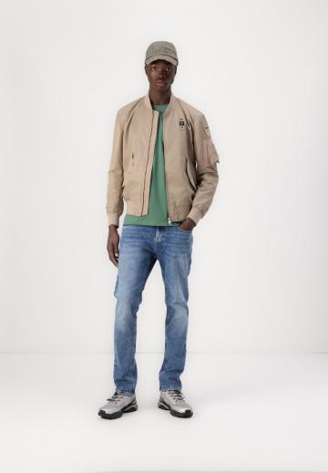 Куртка бомбер