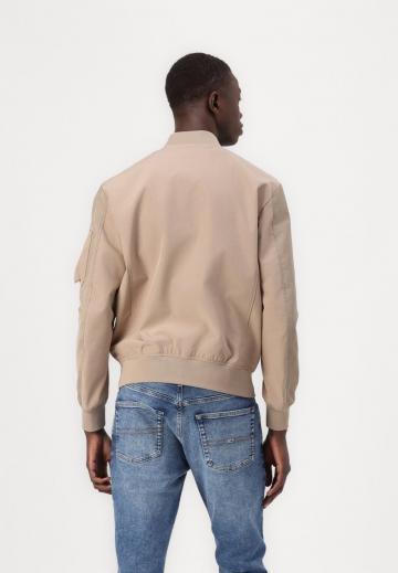 Куртка бомбер