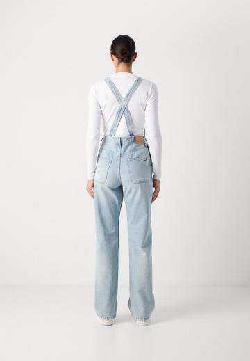 Джинсовый комбинезон