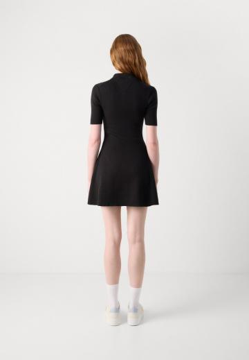 Короткое платье