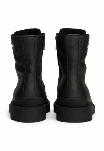 Ботинки на шнуровке