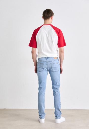 Узкие джинсы