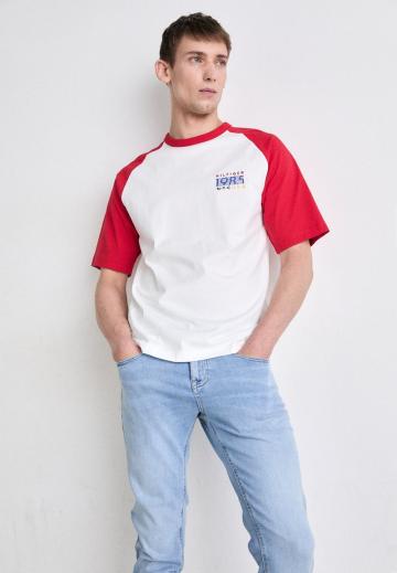 Узкие джинсы