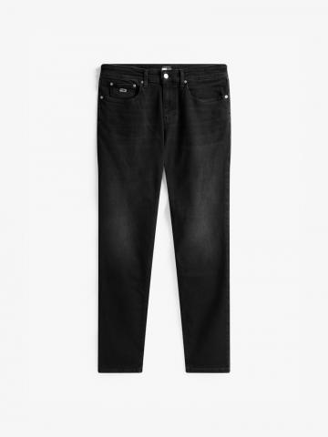 Узкие джинсы