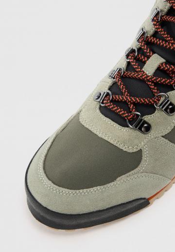 Ботинки на шнуровке
