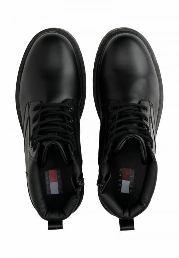 Ботинки на шнуровке