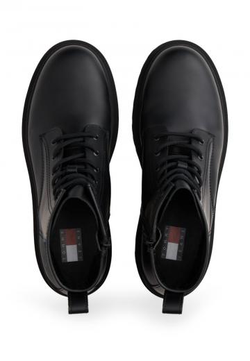 Ботинки на шнуровке