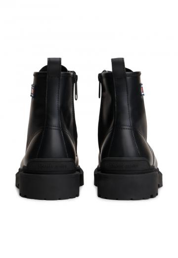 Ботинки на шнуровке