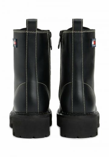 Ботинки на шнуровке