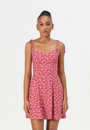 Короткое платье