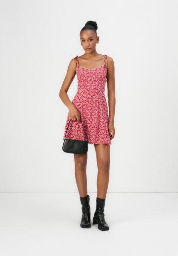 Короткое платье